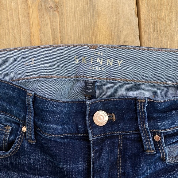 White House Black Market Jeans with Gold trim Skinny Sz 2 - Picture 4 of 8